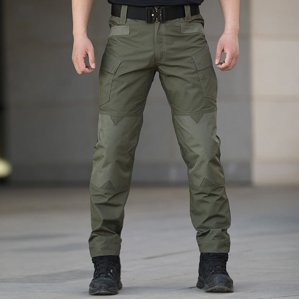 Front and side view of the G3 Combat Pants in olive green, featuring integrated knee pads and stretch panels, designed for military and law enforcement B2B tenders.