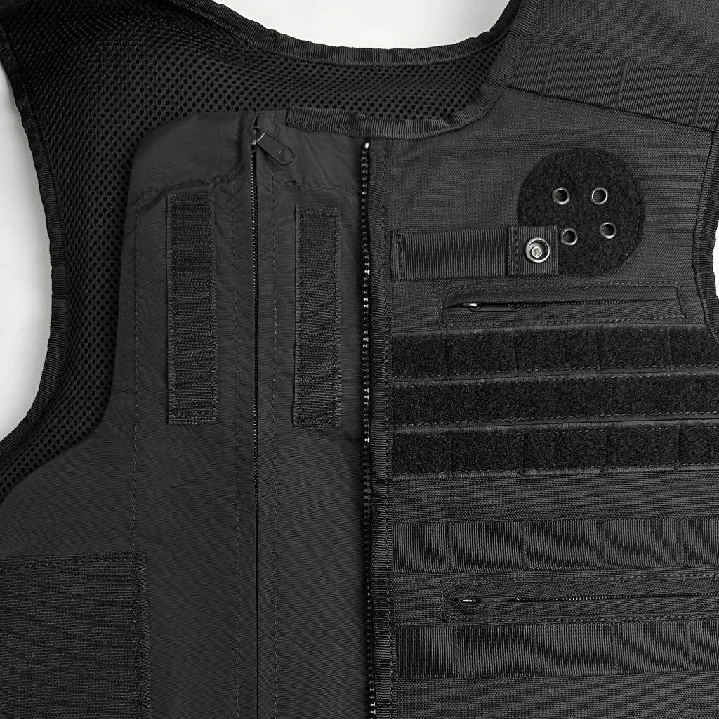 Close-up of the breathable 3D mesh interior and heavy-duty front zipper of the Guardian MOLLE plate carrier, designed for all-day comfort.