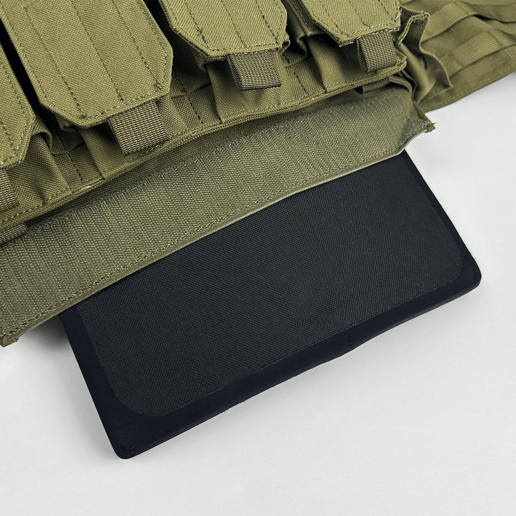 Detail of the internal pocket on the JPC MOLLE plate carrier, designed to securely hold hard armor protective plates.