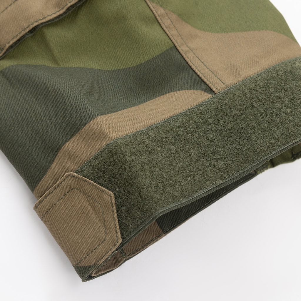 Close-up of the velcro arm pocket on the sleeve of the custom Norwegian M09 camo uniform jacket.