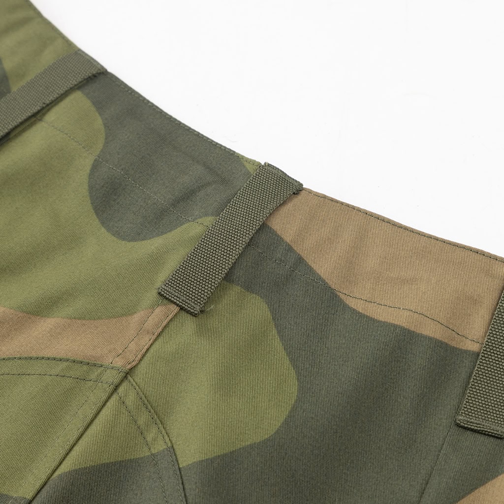 Detail of the hook-and-clasp waistband closure on the custom Norwegian M09 camo uniform trousers.