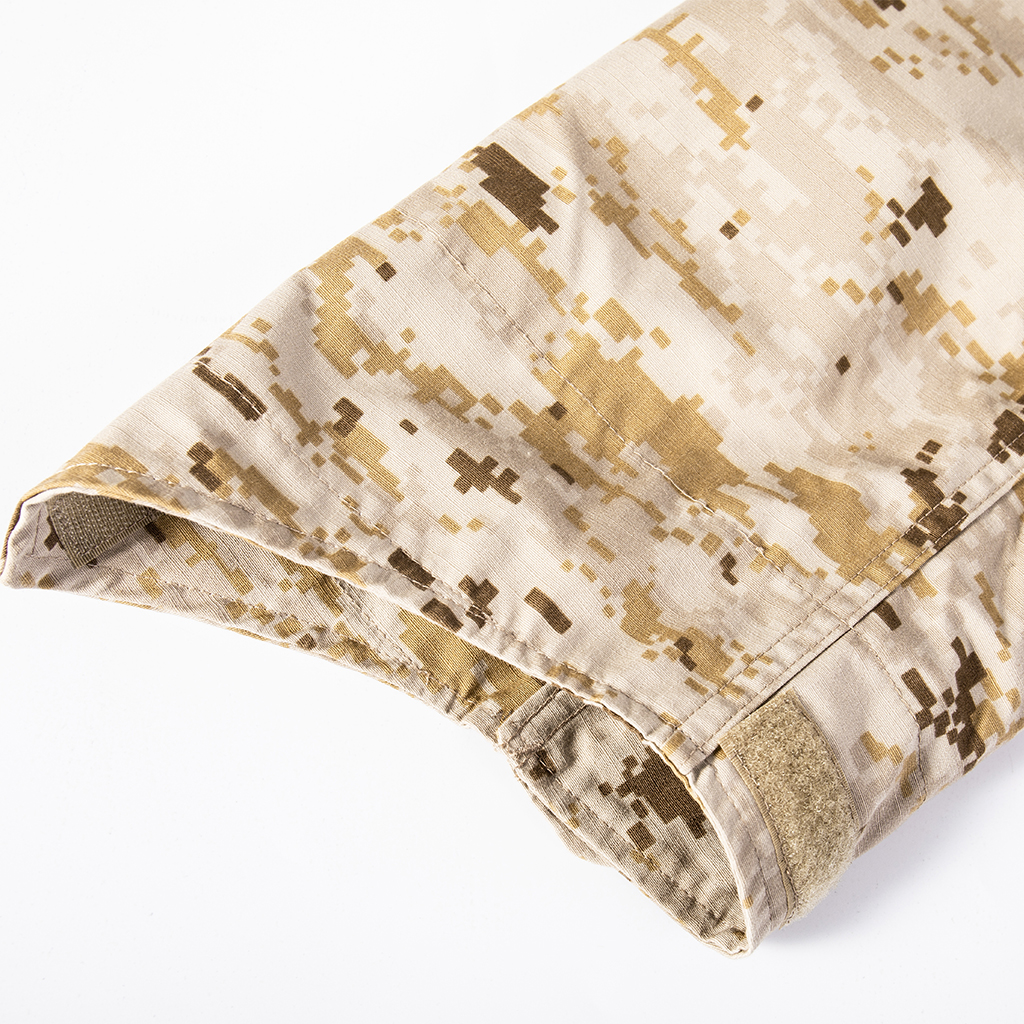 Detail of the adjustable velcro cuff on the sleeve of the custom digital desert M65 field jacket.