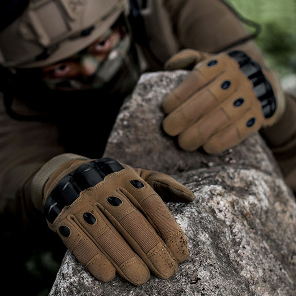 Custom tactical gloves pull hook and wrist closure detail